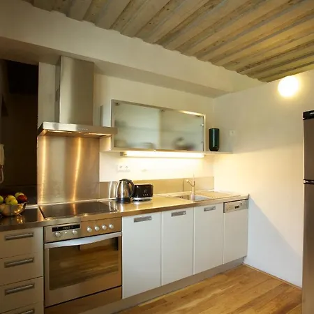Langhans Apartment