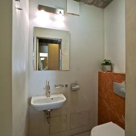 Langhans Apartment *