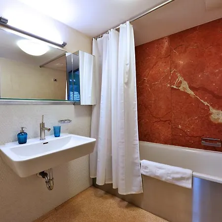 Langhans Apartment Prague